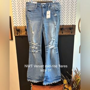NWT Vervet size 31 mid-rise flare